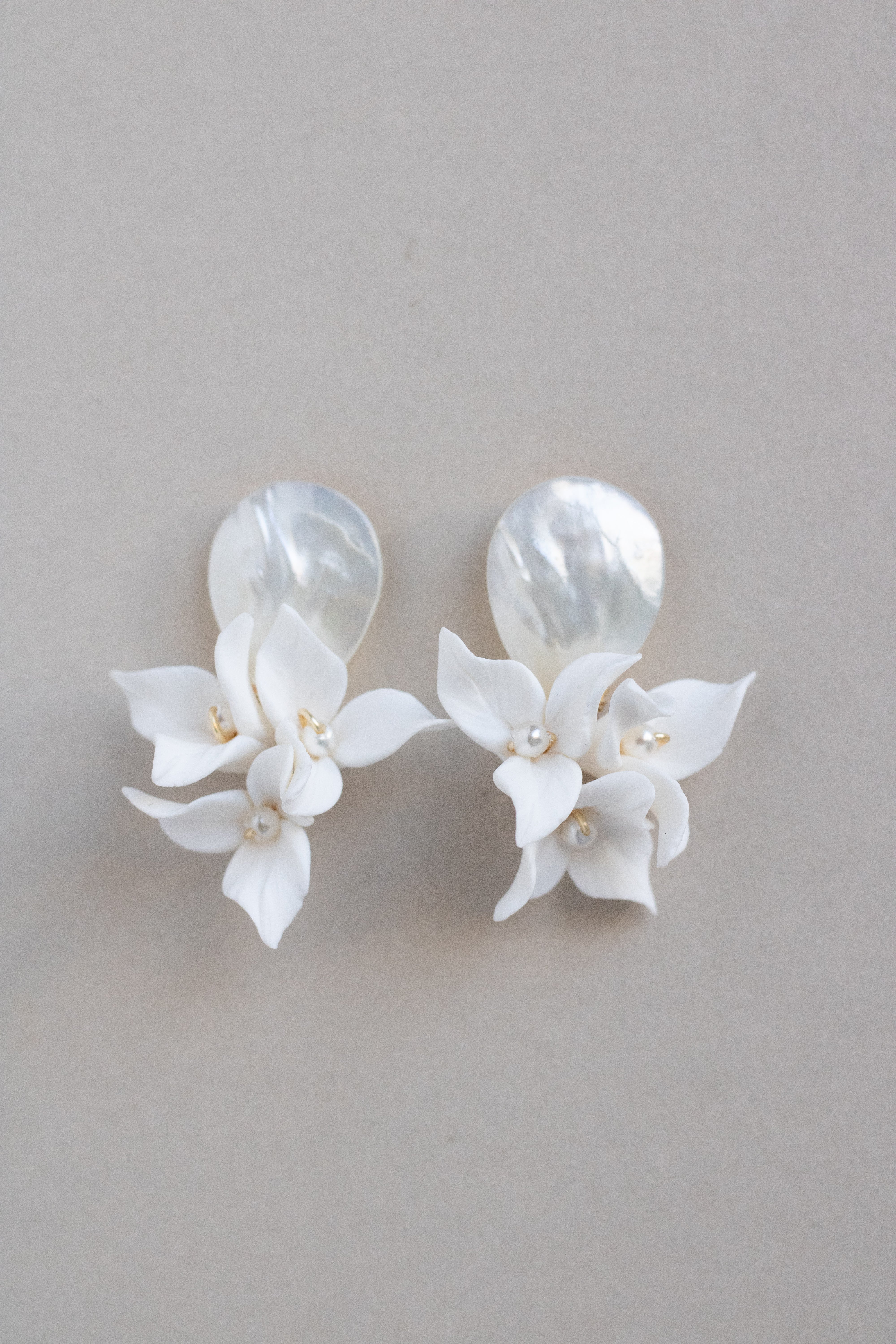 Gianna | mother of pearl floral stud