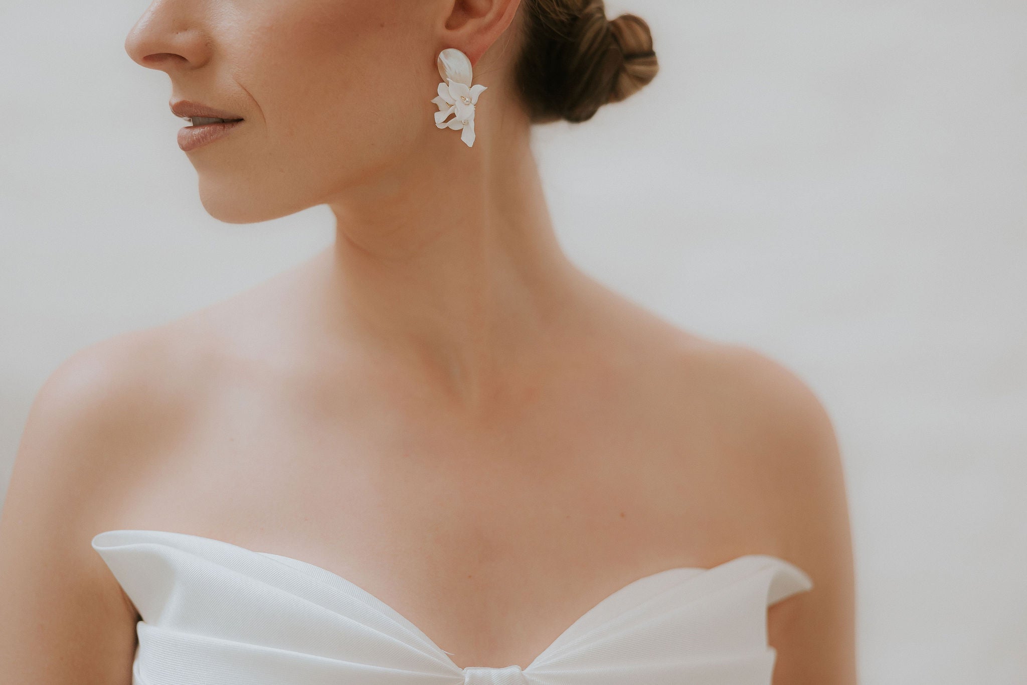 Gianna | mother of pearl floral stud