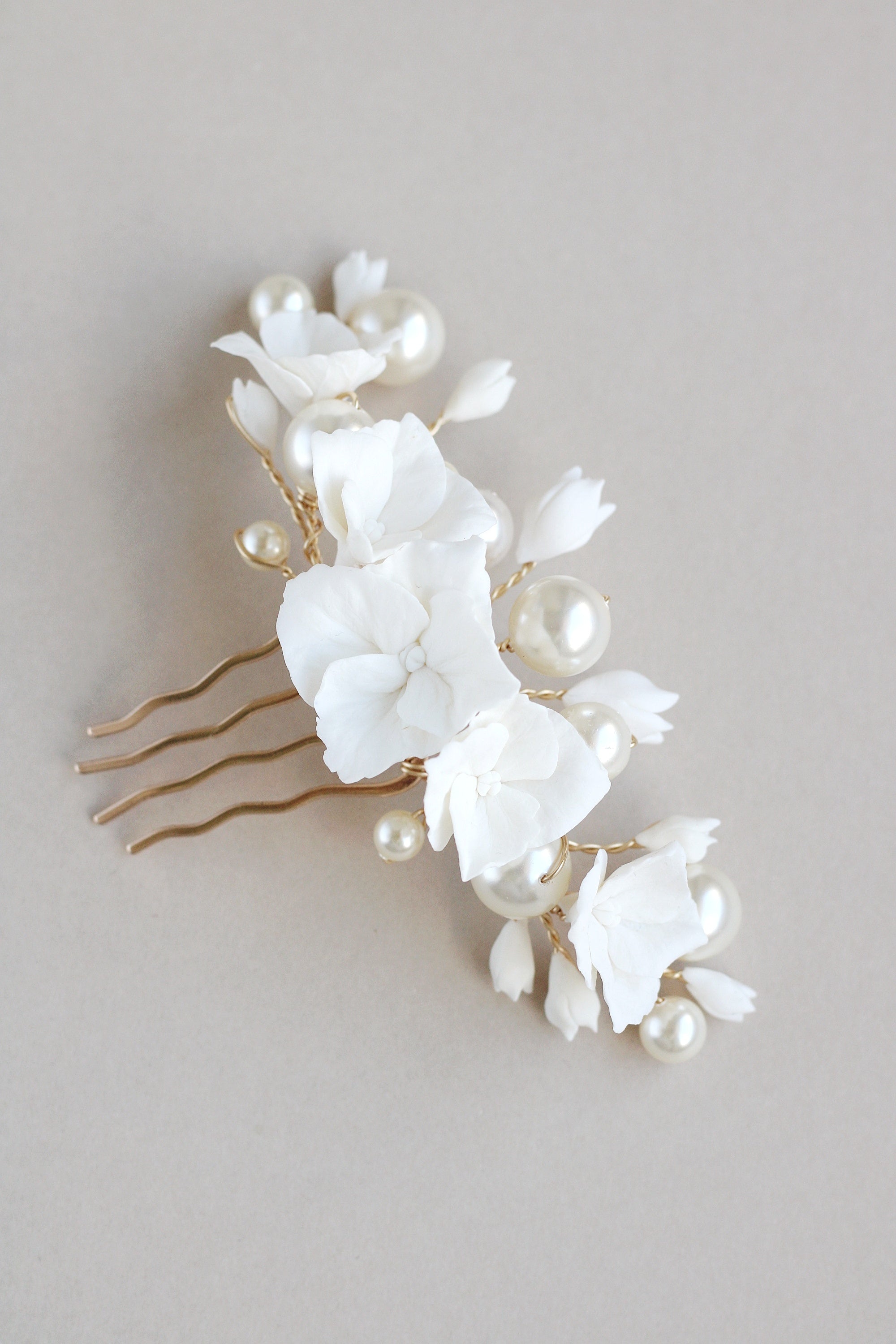 handcrafted clay flower hair comb for the bride